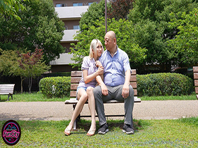 地味な優等生が金髪ギャル化して夏の田舎に帰省してきた！中年親爺の私は田舎生活の退屈しのぎに痴女られ金玉空っぽになるまで搾精され狂わされて… 佐藤ののか　サンプル画像19